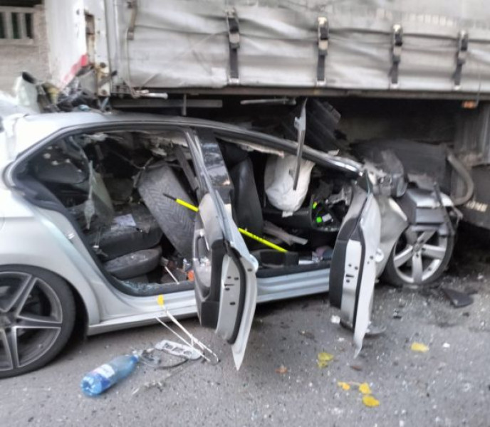 Accident rutier la Brașov: un cuplu cu un minor s-a mutat în oraș