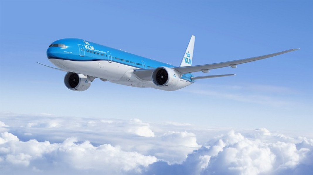 KLM anulează 100 de zboruri miercuri din cauza grevei la sol; negocierile cu sindicatele continuă