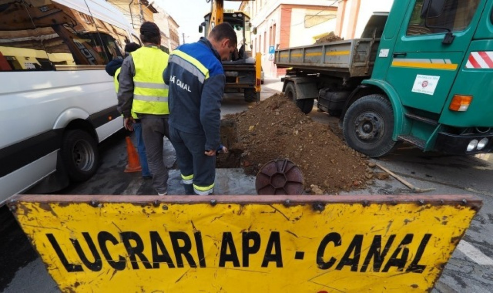 Lucrări la rețeaua de apă pot provoca întreruperi în Brașov, spune Apa Brașov
