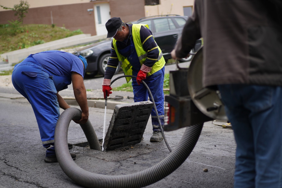 Traficul pe Dobrogeanu – Gherea, reluat; lucrările de conducte continuă