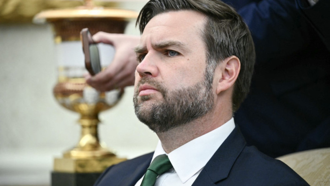 Vance spune că Trump nu vede necesară izolarea economică a Rusiei