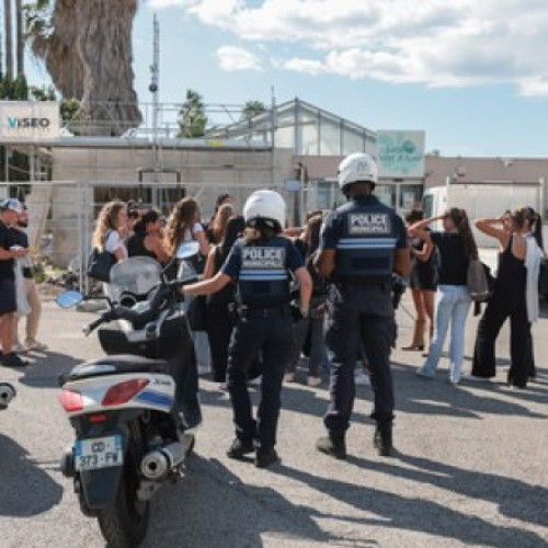 Atac cu cuțitul într-un liceu horticol din Antibes rănește doi