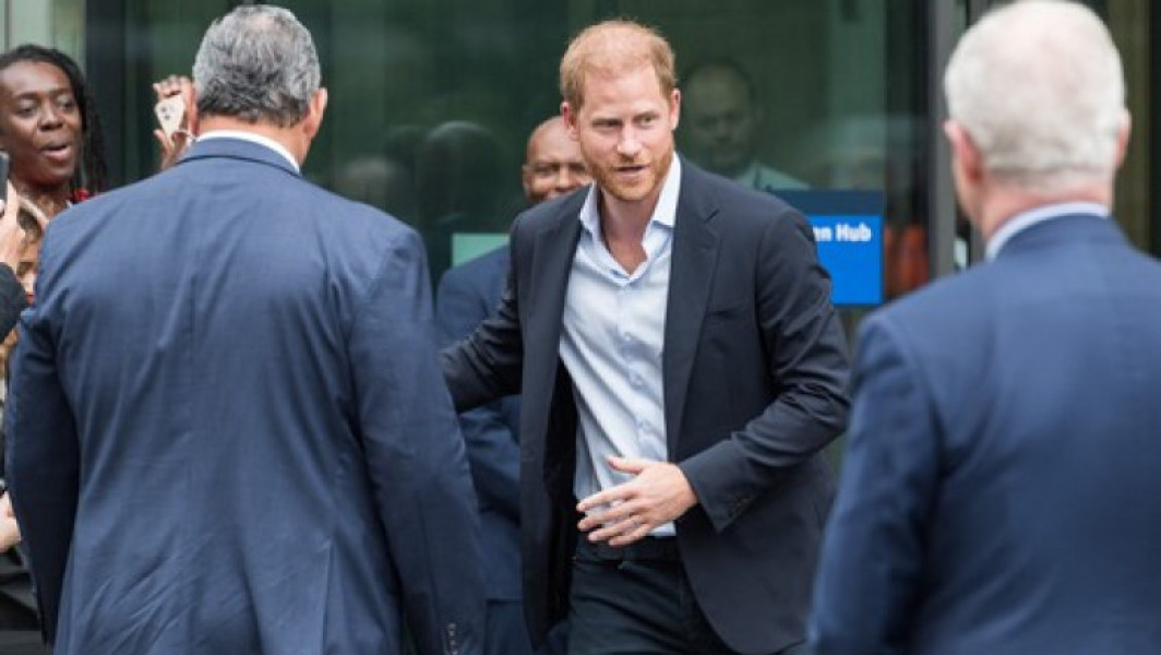 Prințul Harry se întâlnește cu Charles la Clarence House, după 20 de luni