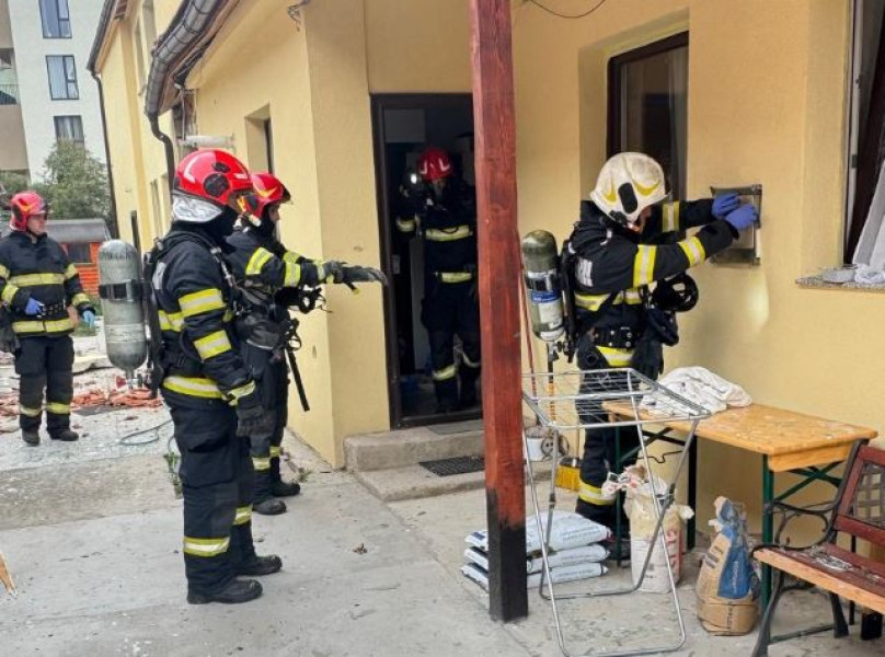 Explozie într-o locuință din Brașov: un bărbat rănit grav