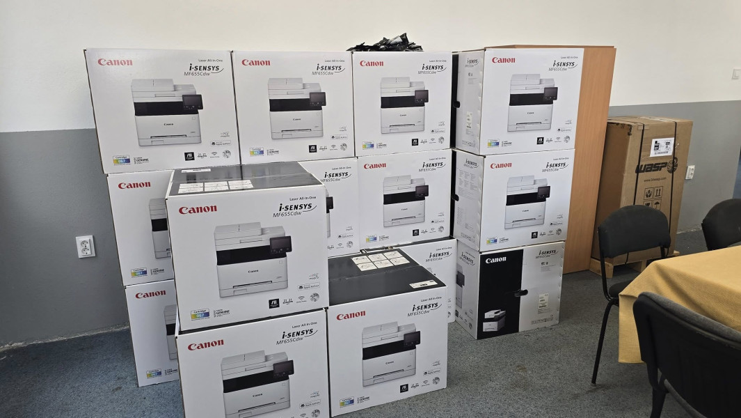 Unitățile de învățământ din Râșnov primesc echipamente moderne și tehnologie