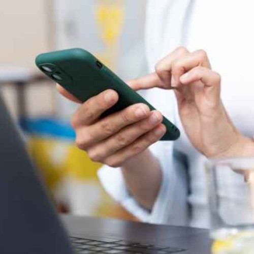 Bărbat din Cutuş prins după ce a furat un telefon într-un magazin din Brașov