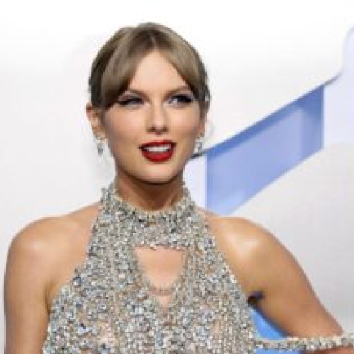 Taylor Swift ajunge pe primul loc în clasamentul mondial de vânzări pentru a patra oară