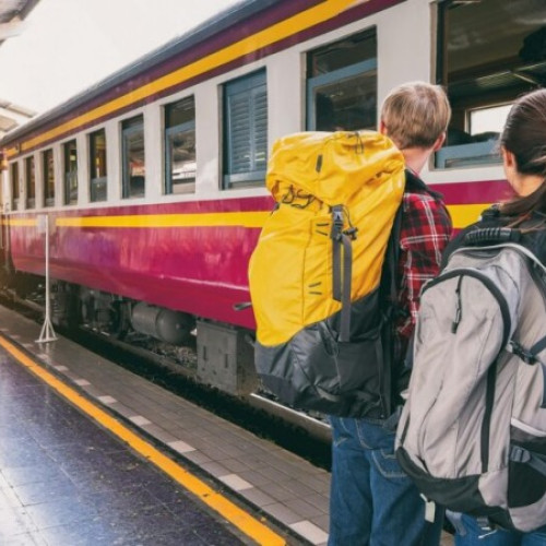 CFR Călători acordă reduceri semnificative studenților în anul universitar 2025-2026