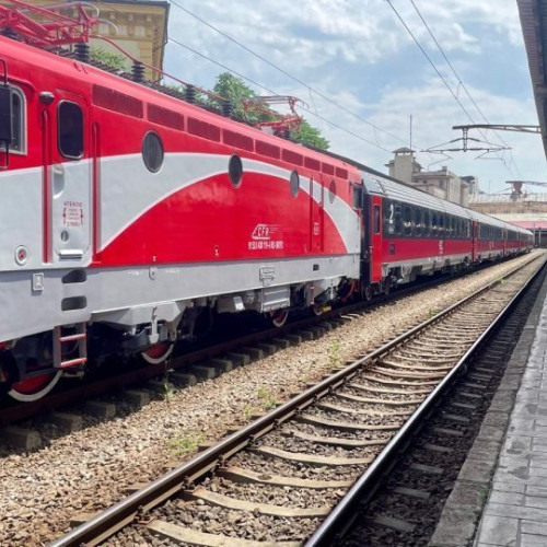 Trenurile electrice CFR riscă să fie oprite din 7 octombrie din cauza datoriilor