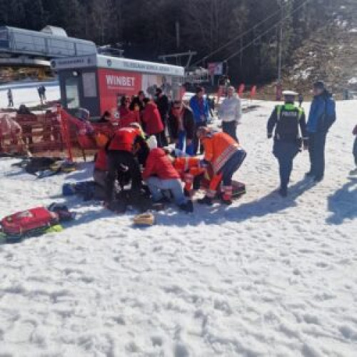 Turist salvat de SMURD în Braşov

Turist în vârstă de 44 de ani, salvat de SMURD în Braşov