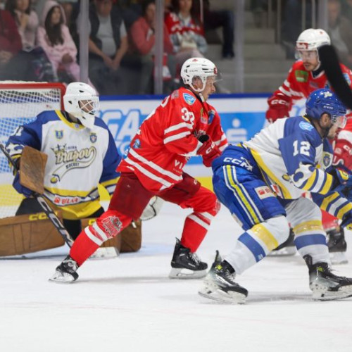 Corona Brașov a câștigat cu 3-1 împotriva Red Hawks în campionat