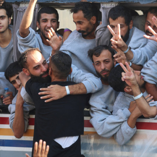 Autobuze cu deținuți palestinieni au ajuns în sudul Fâșiei Gaza după un schimb cu Israel