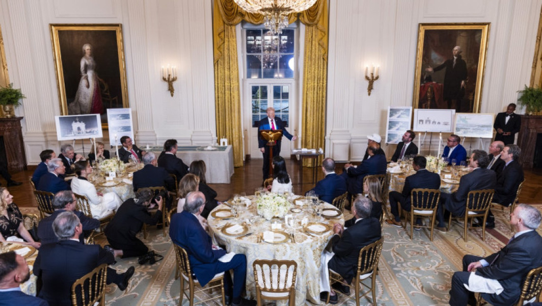 Donald Trump strânge fonduri pentru construirea unei săli de bal la Casa Albă