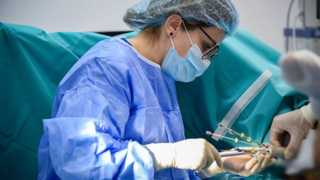 Pacienta cu cancer de col uterin vindecată prin tratamente moderne la centrul Sanador