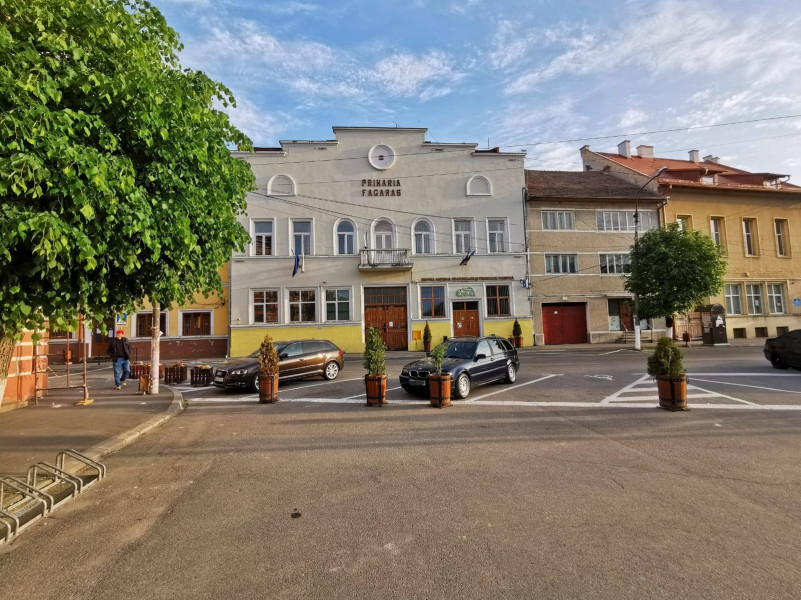 Primarul Făgărașului explică datoriile mari ale primăriei din cauza întârzierilor guvernamentale
