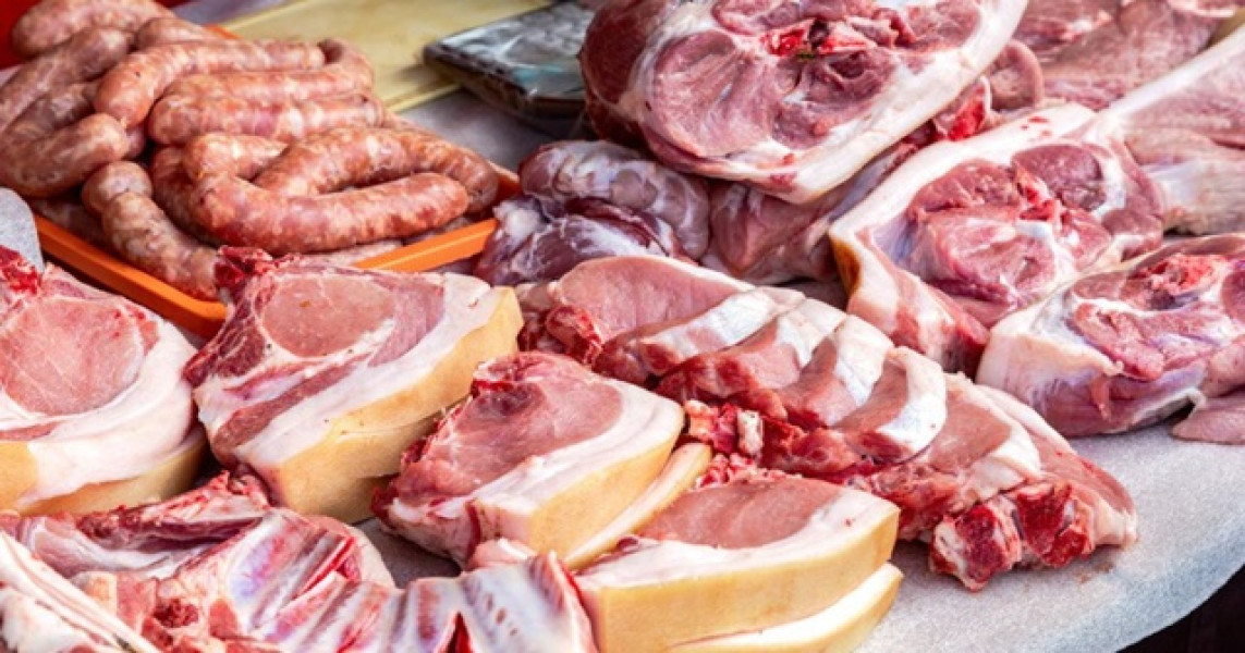Românii preferă carnea de porc românească, dar au dificultăți în identificarea ei în magazine