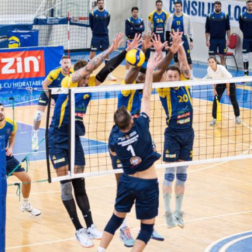 CSM Corona Brașov obține prima victorie a sezonului în fața Unirii Dej