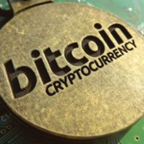 Bitcoin, creștere record pe piețele tradiționale: a atins cea mai mare valoare în ultimii doi ani, de peste 57.000 de dolari