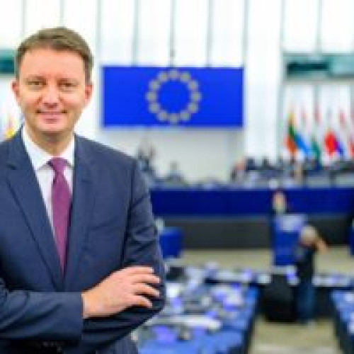 PPE solicită protejarea infrastructurii strategice a UE de interferențele din partea Chinei - Congresul de la București
