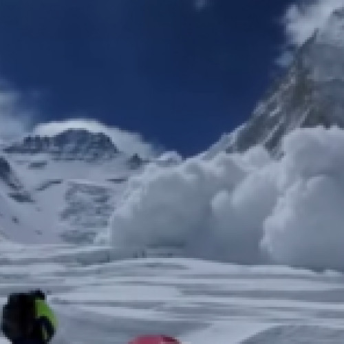 Avertizare de avalanşe în Munţii Făgăraş şi câteva masive din ţară