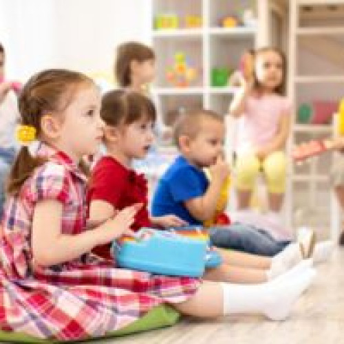 Înscrierile în creşe şi grădiniţe încep pe 27 mai. Calendarul complet a fost anunţat de Ministerul Educației