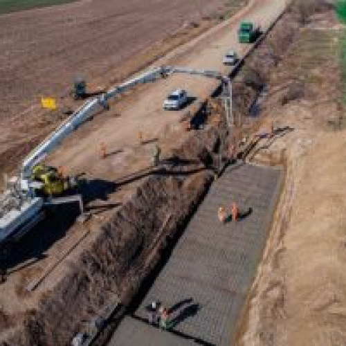 Avansarea lucrărilor la centura ocolitoare a Făgărașului| "FOTO: Zone pietonale noi și drumuri reabilitate în avans la centura ocolitoare a Făgărașului"| Edil satisfăcut de evoluția construcțiilor.