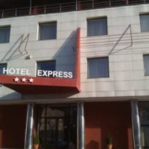 CFR Marfă scoate la vânzare Hotelul Express din Predeal