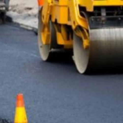 Primăria Valea Mare primește 1 milion de euro pentru modernizarea străzilor prin finanțare AFIR. Lucrările vor începe după proiectele de apă și canalizare.