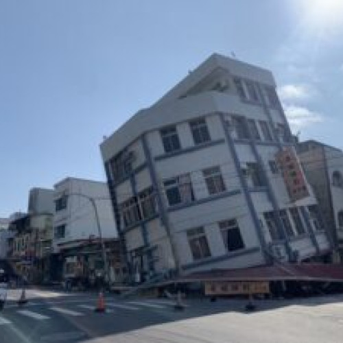 VIDEO Cutremur de 7,4 grade în Taiwan: Patru morți, peste 700 de răniți și zeci de clădiri prăbuşite