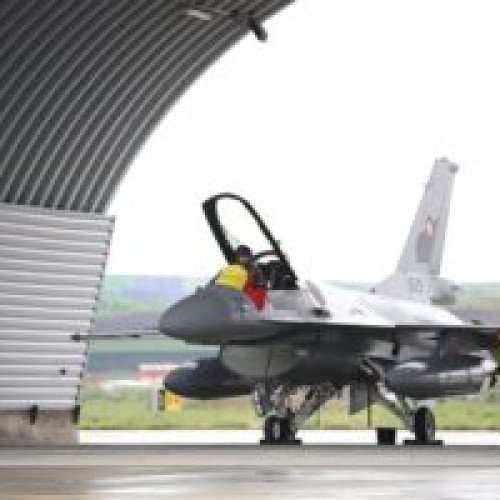 VIDEO Primele trei avioane F-16 Fighting Falcon achiziționate din Norvegia, recepționate la Câmpia Turzii