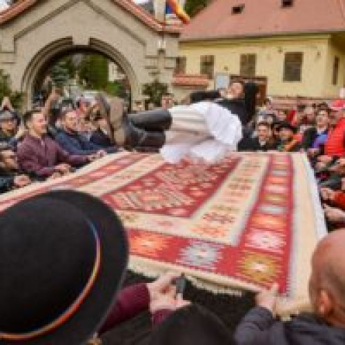 Au început sărbătorile Brașovului, care vor culmina cu Parada Junilor. Programul evenimentelor