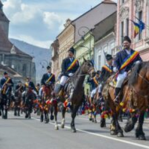 Efective de Jandarmerie mobilă pregătite să asigure siguranța participanților la Parada Junilor și Duminica Tomii din Brașov