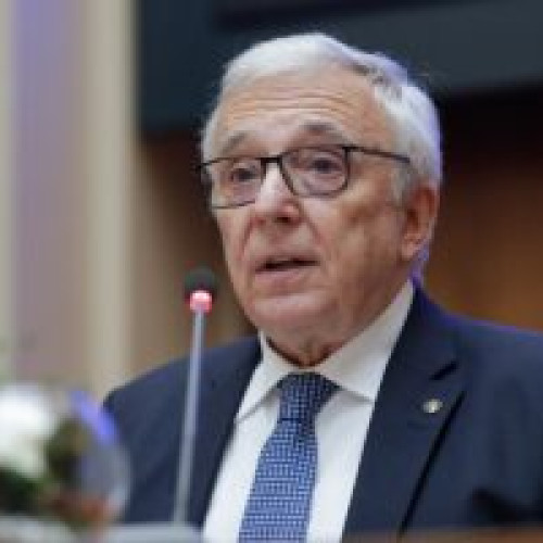 Venituri lunare confortabile pentru Mugur Isărescu din salarii și pensii la BNR și Academia Română