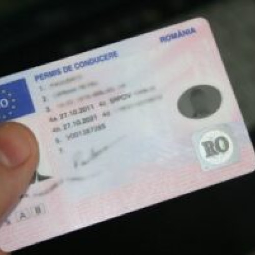 Noi condiții pentru obținerea permisului de conducere în Covasna: Reînnoirea școlilor de șoferi și aprobarea unui număr limitat de candidați la examenul teoretic auto.
