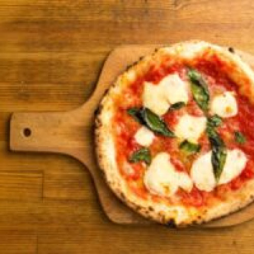 Doiul Infografic: Prețul pizza Margherita în diferite orașe din România