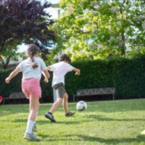 Cum alegeți perechea perfectă de adidași pentru cei mici? Mic ghid