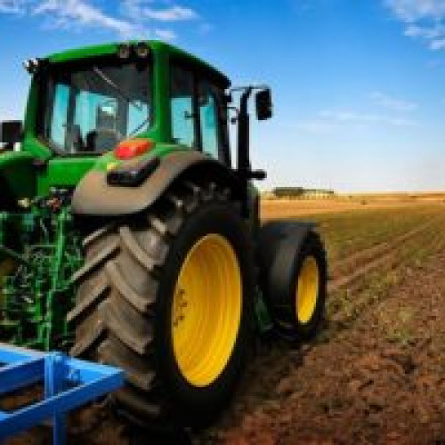 Guvernul a lansat programul "Rabla pentru tractoare" pentru a sprijini producția internă și fermierii mici și alocă un buget de 500 de milioane de lei