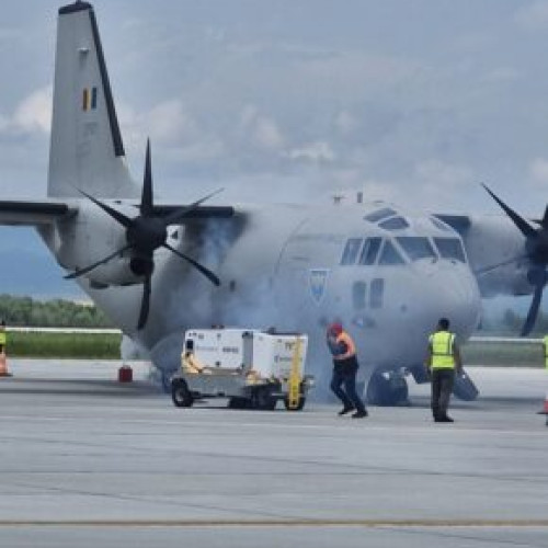 VIDEO Incendiu pe Aeroportul Braşov-Ghimbav la alimentarea cu carburant a unui avion. Cum au gestionat pompierii situaţia de urgenţă