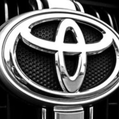 Scădere semnificativă a acțiunilor producătorilor auto japonezi după descoperirea unor date false