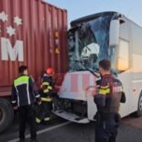 Accident între un TIR și un autocar cu cetățeni ucraineni în Constanța
