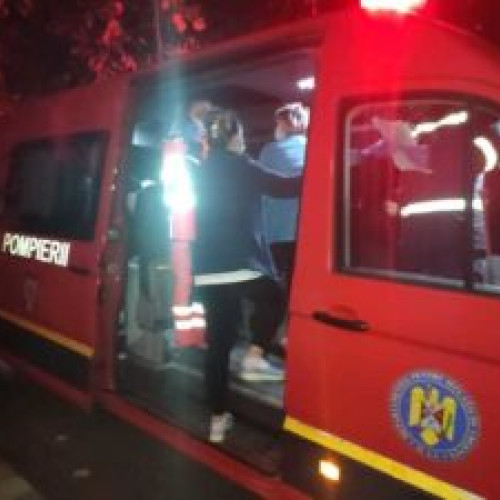 Pompierii au intervenit la stingerea a peste 500 de incendii în ultimele trei zile